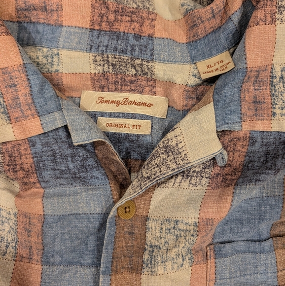 Tommy Bahama short sleeve button down - Picture 2 of 2